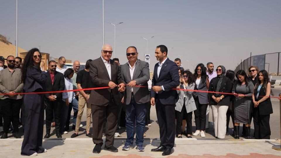 ميدان غنيم GDG بالمقطم يمثل أحدث مبادرات مجموعة غنيم للتطوير لدعم التنمية المستدامة وتحسين المشهد الحضاري والخدمي، وذلك من خلال المشاركة في تطوير المدينة ورفع كفاءتها الجمالية والعمرانية.