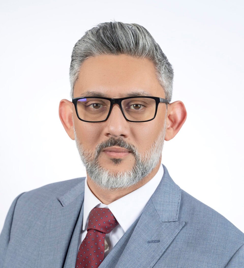 إتقان هندسي أثر إنساني شعار ecec الجديد