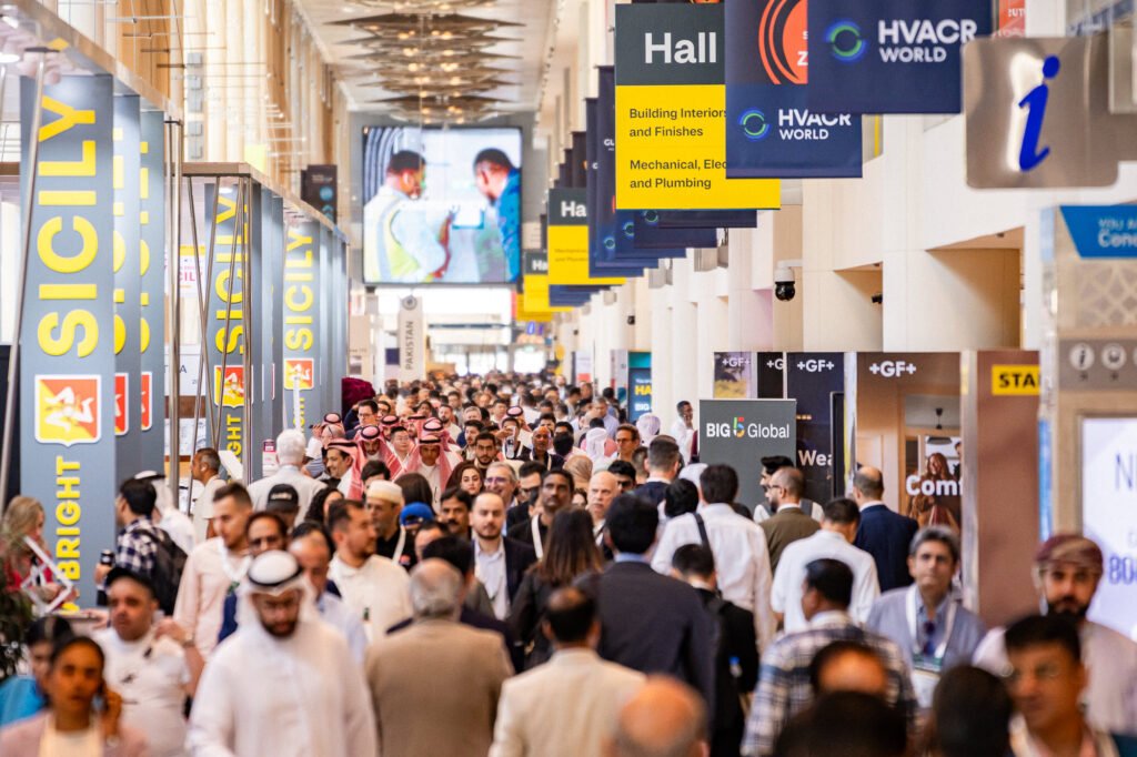 Big 5 Global - Crowded Aisle
